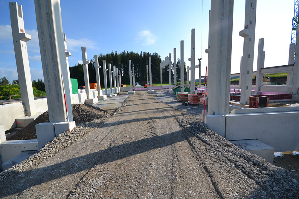 Halle-und-Bueroraeume