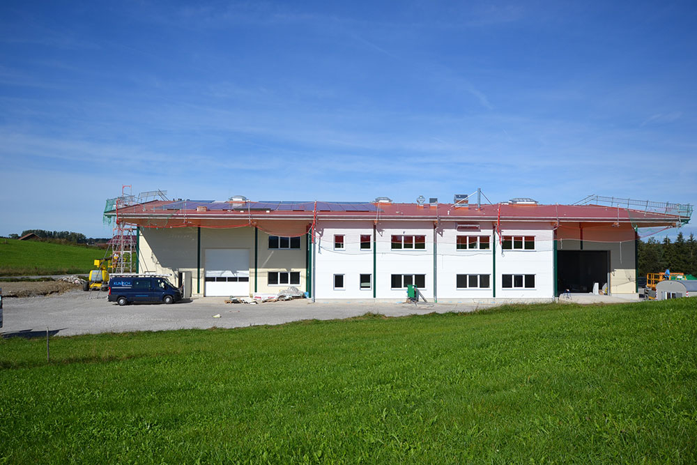 Halle-und-Bueroraeume