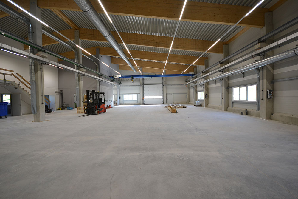 Halle-und-Bueroraeume