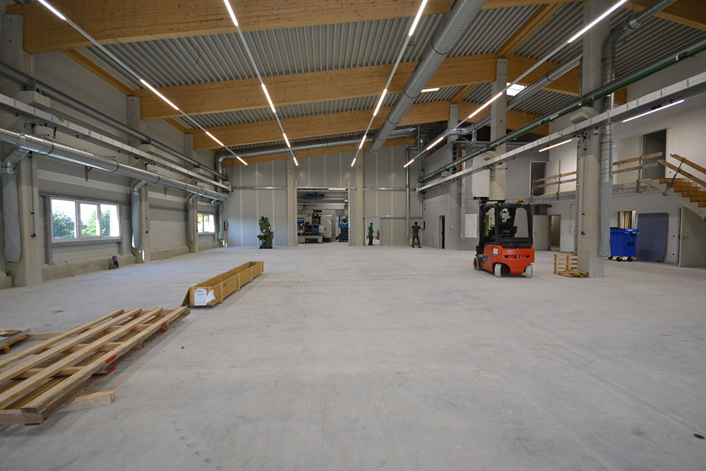 Halle-und-Bueroraeume